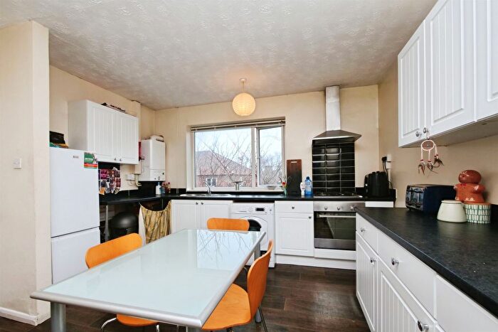 2 Bedroom Flat For Sale In Walmgate, York, YO1