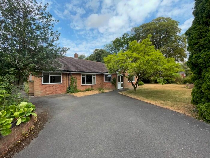 4 Bedroom Bungalow To Rent In Folly Lane, North Crawley, MK16