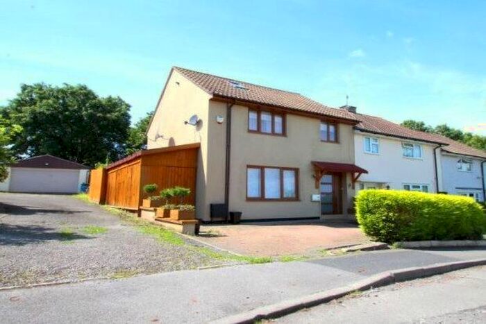 3 Bedroom Property To Rent In Brendon Road, Bristol, BS20