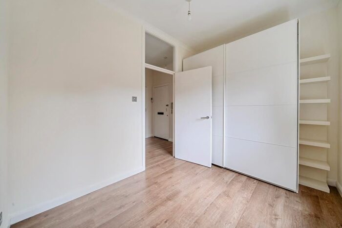 1 Bedroom Flat To Rent In Sunbury, Surrey, TW16