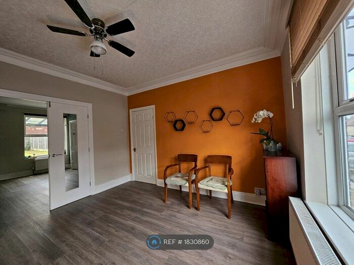 3 Bedroom Semi-Detached House To Rent In Cartmell Road, Sheffield, S8