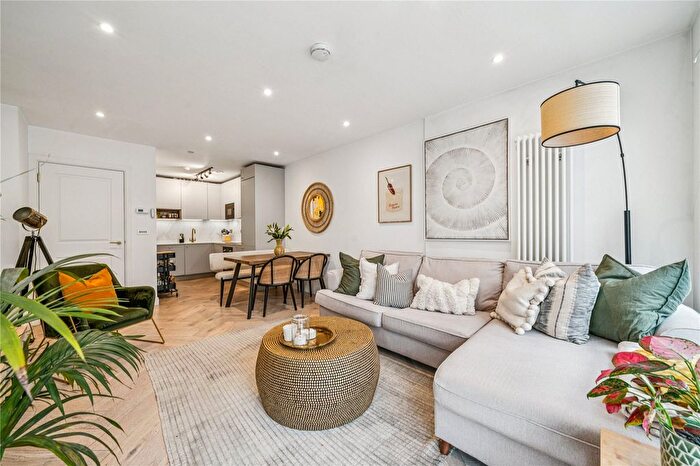 1 Bedroom Flat For Sale In Ravensbury Terrace, SW18
