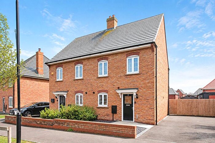 3 Bedroom Semi Detached House For Sale In Saxon Gold Drive, Stewartby, Bedfordshire, MK43