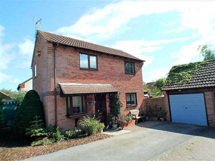 3 Bedroom Detached House For Sale In Walnut Road, Bottesford, NG13