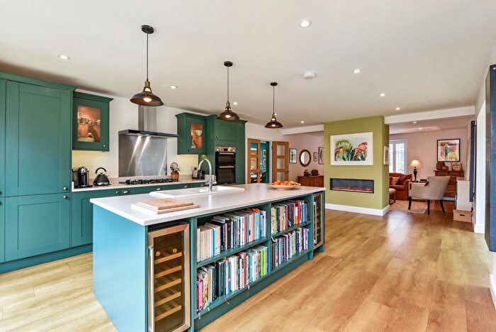 4 Bedroom Detached Bungalow For Sale In Windsor Road, Medstead, GU34