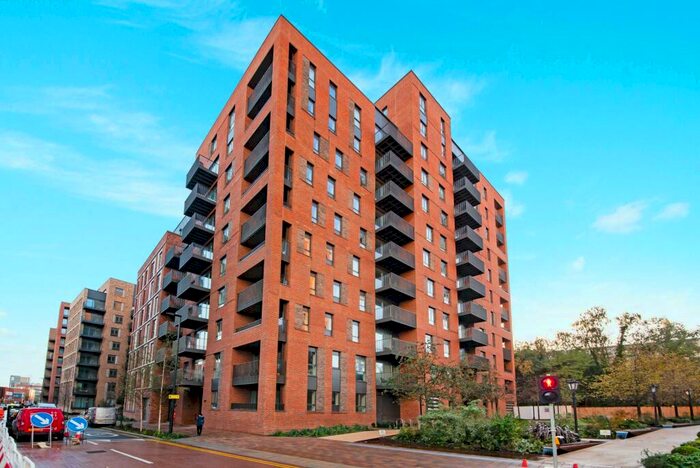 Apartment To Rent In Blenheim Mansions, Neuner Road, London, N8