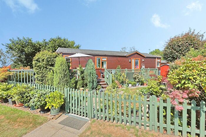 2 Bedroom Park Home For Sale In Yaxham Waters, Yaxham, Dereham, NR19