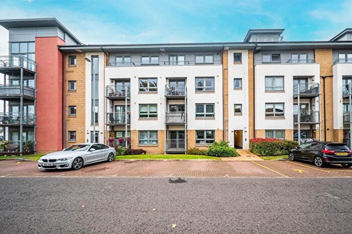 2 Bedroom Flat To Rent In Leyland Road, Motherwell, ML1