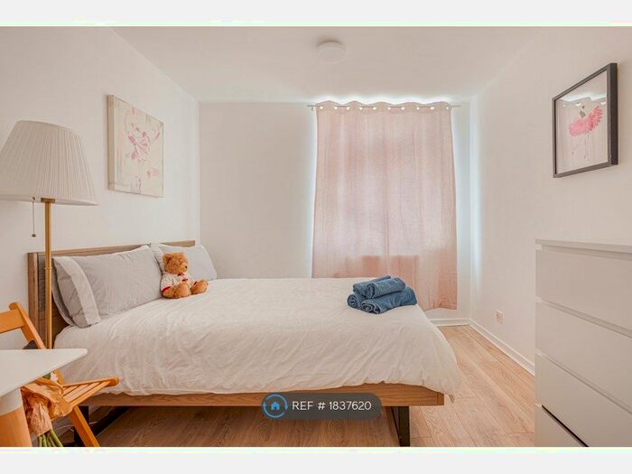 4 Bedroom Flat To Rent In Bush Court, London, W12