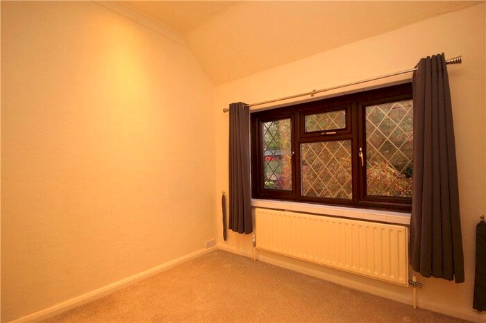 1 Bedroom Property To Rent In Woodside Road, Guildford, Surrey, GU2