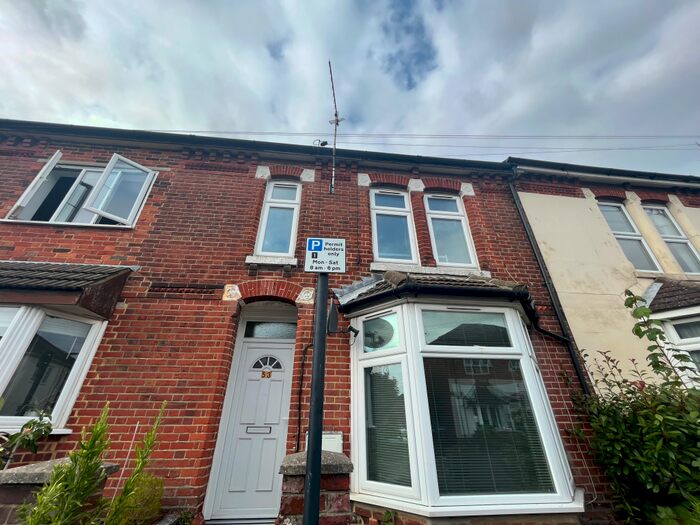 4 Bedroom House To Rent In Cromwell Road, Polygon, Southampton, SO15