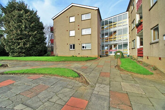 2 Bedroom Flat To Rent In West Craigs Crescent, Edinburgh, EH12