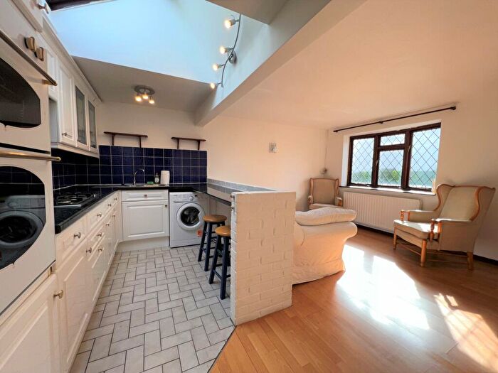 1 Bedroom Bungalow To Rent In Edward Road, Kennington, Oxford, OX1