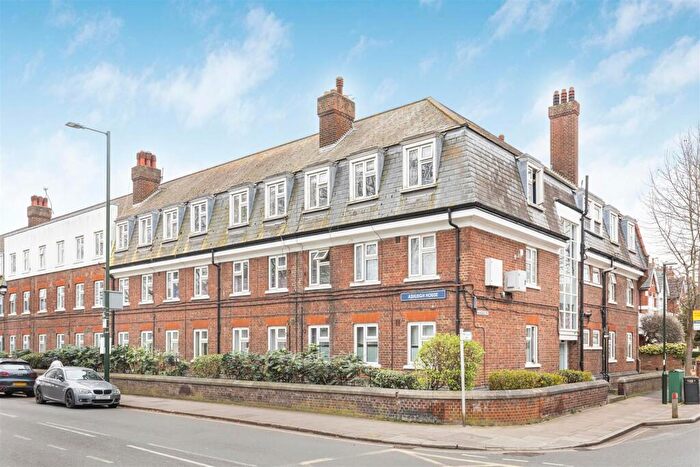 1 Bedroom Flat For Sale In Mortlake High Street, London, SW14