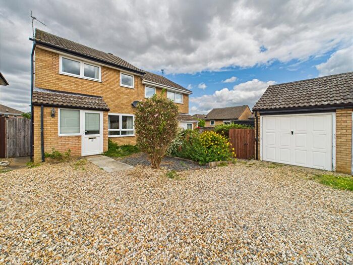 3 Bedroom Semi-Detached House To Rent In Polstead Close, Stowmarket, IP14