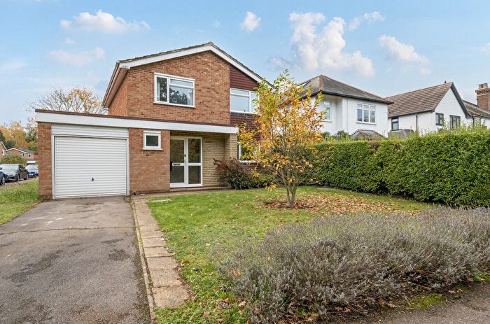 4 Bedroom Detached House For Sale In Woking, Surrey, GU22