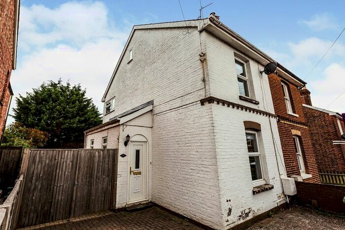 3 Bedroom Semi-Detached House To Rent In High Brooms Road, Tunbridge Wells, Kent, TN4