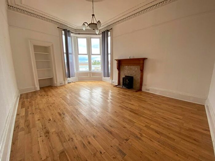 3 Bedroom Flat To Rent In Crow Road, Partick, Glasgow, G11