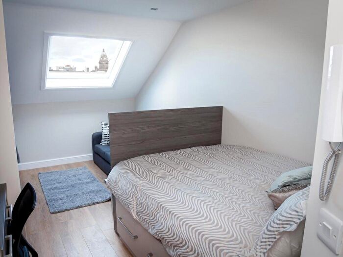 Apartment To Rent In Apt, St Paul's #, LS1