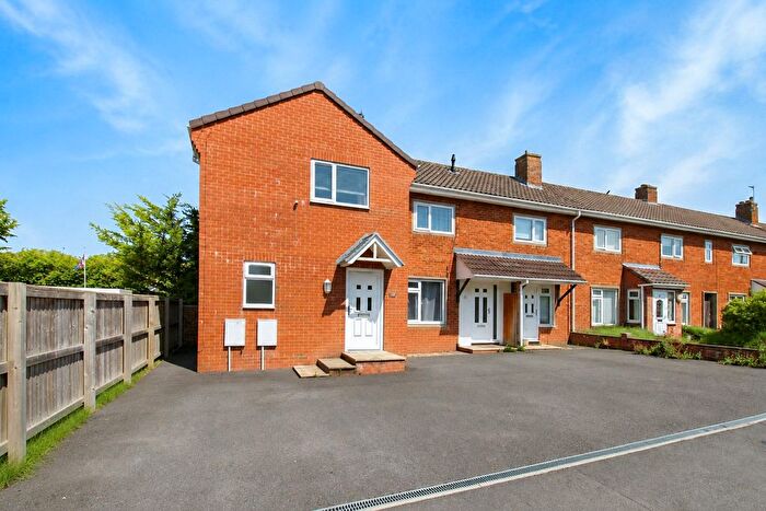 2 Bedroom End Of Terrace House For Sale In Summerleaze, Trowbridge, BA14