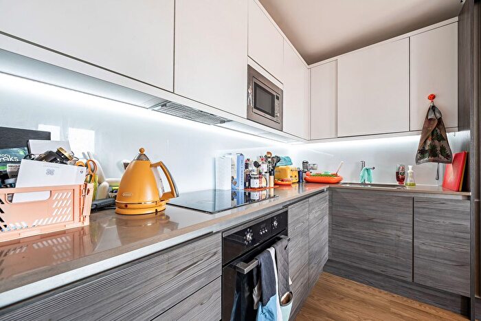 1 Bedroom Flat For Sale In Tallack Road, Leyton, E10
