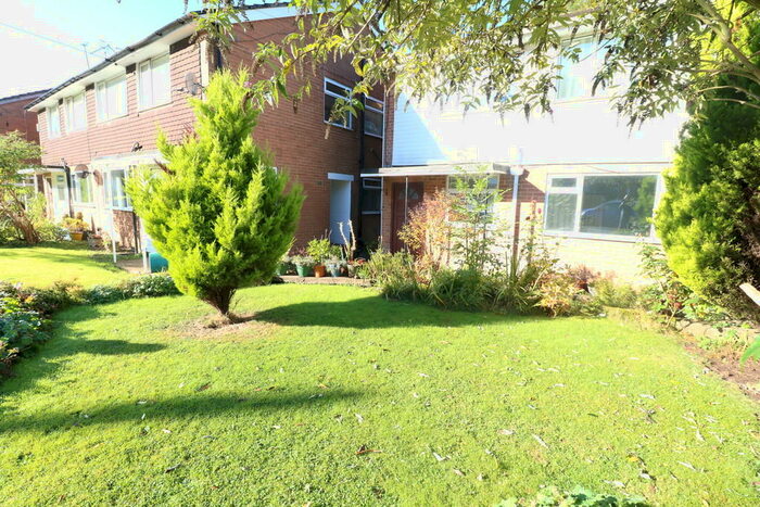 2 Bedroom Ground Maisonette To Rent In Atherstone Close, Shirley, B90