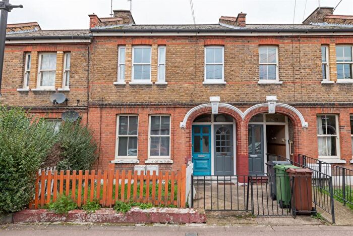 2 Bedroom Apartment For Sale In Leucha Road, Walthamstow, E17