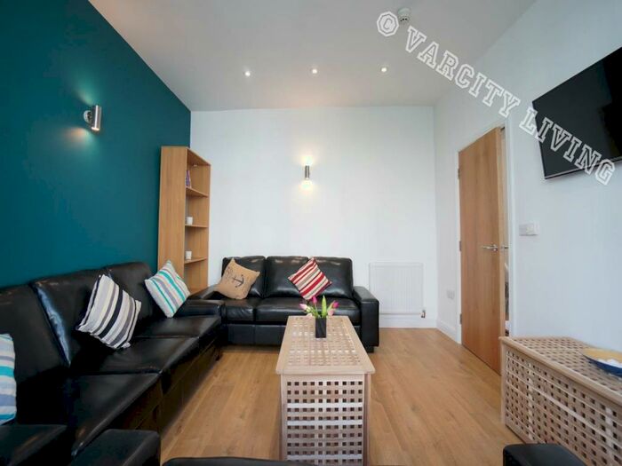 7 Bedroom House To Rent In College Road, Bangor, Gwynedd, LL57