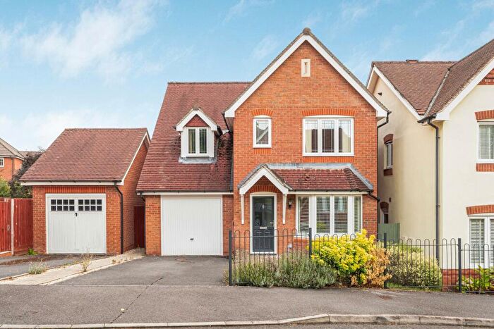 3 Bedroom Detached House For Sale In Florence Way, Alton, Hampshire, GU34