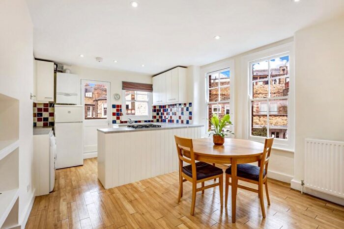 2 Bedroom Flat To Rent In Cambridge Road, London, SW11