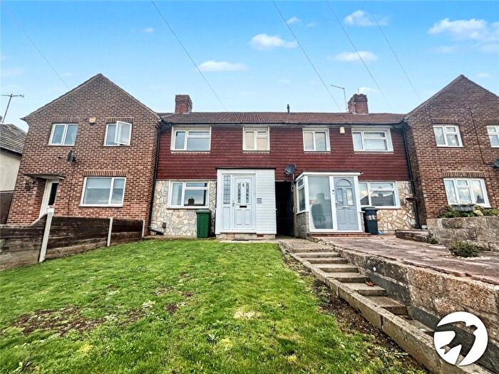 3 Bedroom Terraced House For Sale In Lancelot Avenue, Strood, Kent, ME2