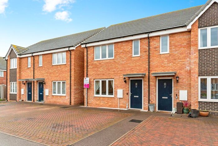 3 Bedroom Semi Detached House For Sale In Arlington Gardens, Grantham, NG31
