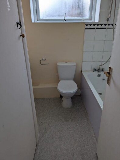 2 Bedroom Flat To Rent In Barley Lane, Chadwell Heath, Romford, IG3