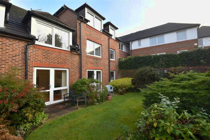 1 Bedroom Property To Rent In Beechwood Gardens, Caterham, CR3
