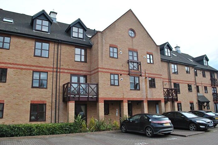 2 Bedroom Apartment For Sale In Lawrence Moorings, Sawbridgeworth, Herts, CM21