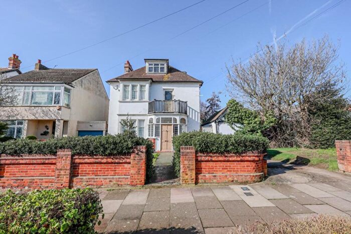 5 Bedroom Detached House For Sale In Ditton Court Road, Westcliff-On-Sea, SS0