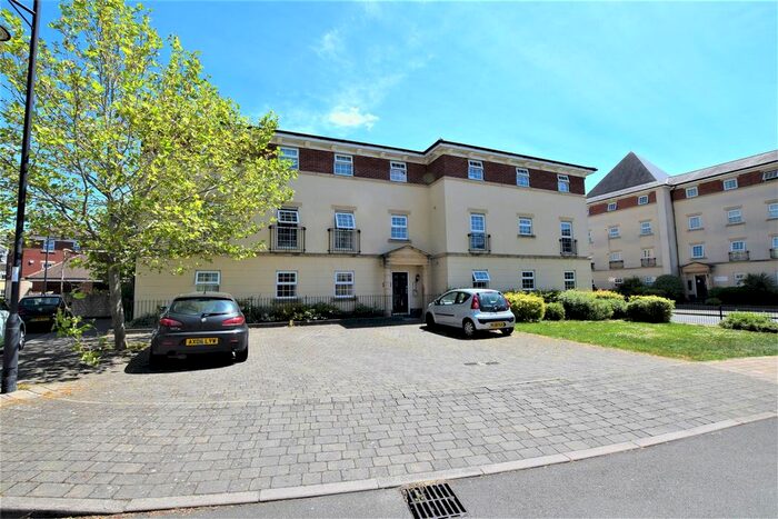2 Bedroom Flat To Rent In Birkdale Close, Swindon, SN25