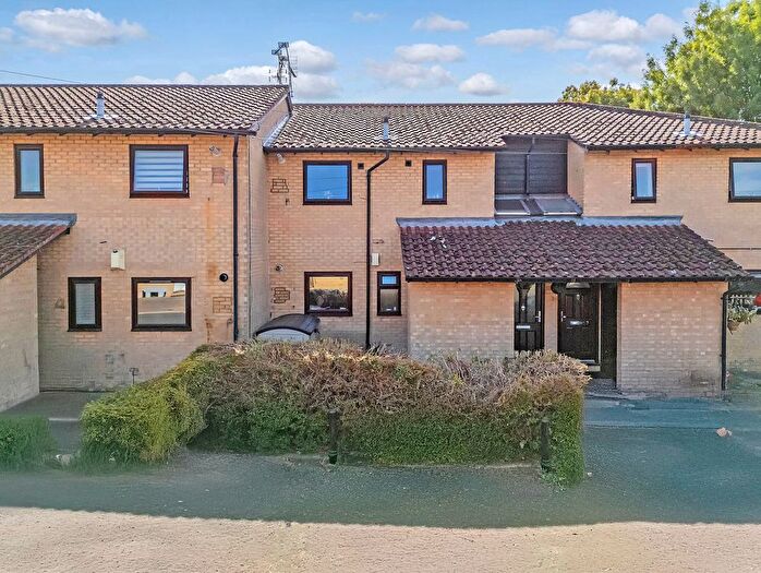 1 Bedroom Semi-Detached House For Sale In Granville Close, Billericay, CM12