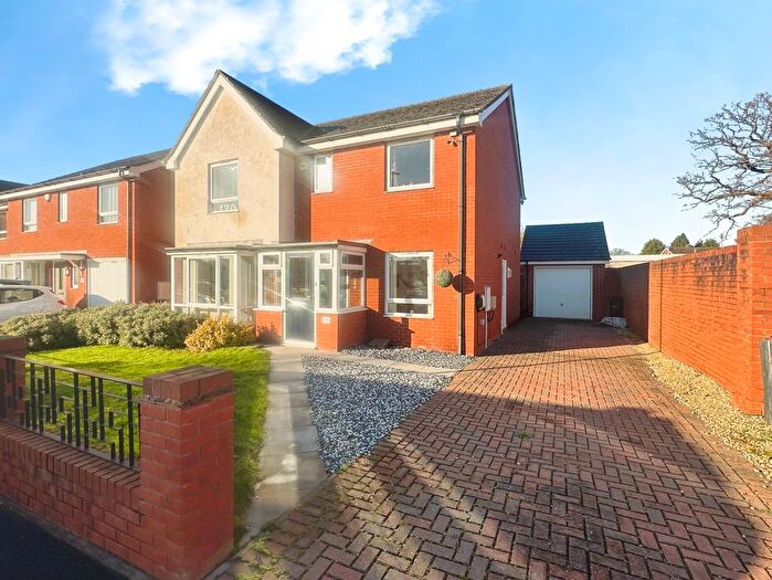 4 Bedroom Detached House For Sale In Oval Drive, Wolverhampton, WV10
