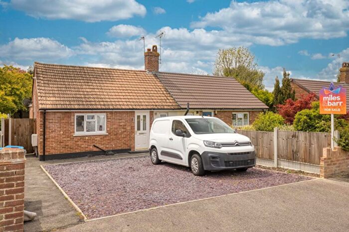 2 Bedroom Bungalow For Sale In Rose Gardens, Minster, CT12