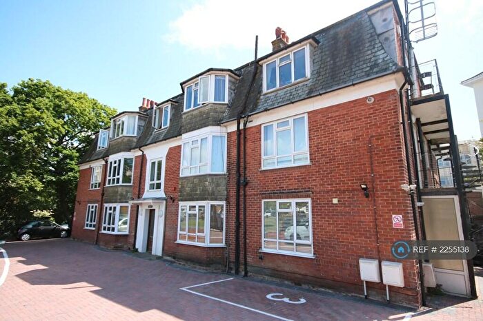 3 Bedroom Flat To Rent In Exeter Park Mansions, Bournemouth, BH2