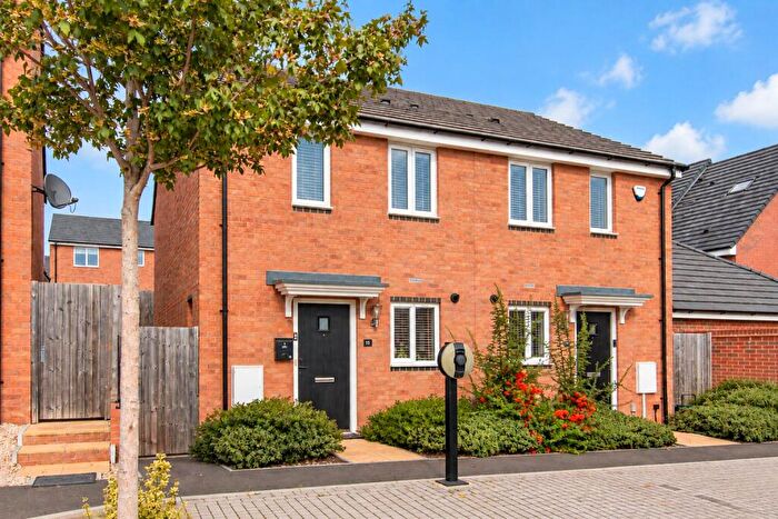 2 Bedroom Semi Detached House For Sale In Skylark Street, Shaw, Newbury, Berkshire, RG14