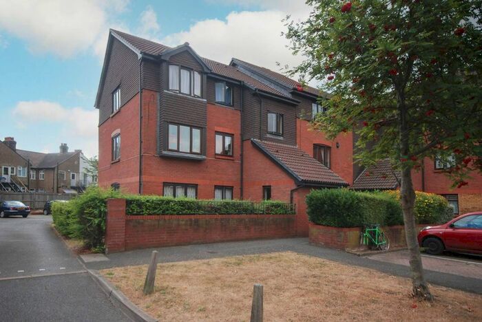 1 Bedroom Flat To Rent In Shelley Way, Wimbledon, London, SW19
