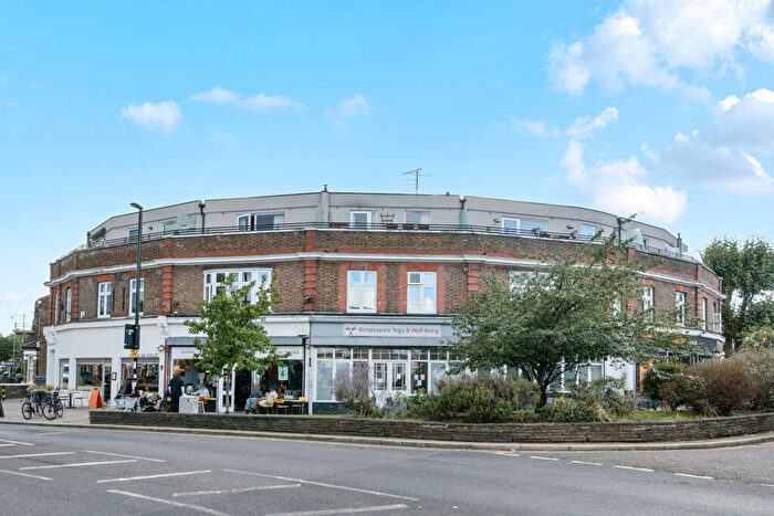 1 Bedroom Apartment For Sale In Mantle Road, London, SE4