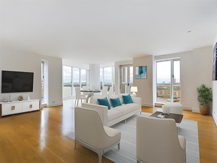 3 Bedroom Apartment To Rent In Berkeley Tower, Westferry Circus, London, E14
