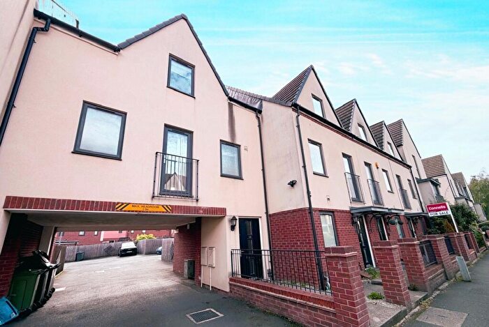 2 Bedroom Property To Rent In Lyttleton Street West Bromwich, B70