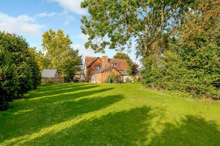 6 Bedroom Detached House For Sale In Main Street, Chackmore, Buckingham, Buckinghamshire, MK18