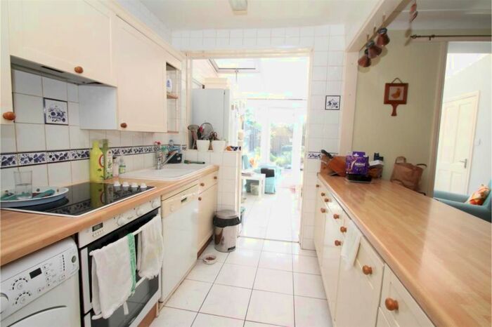 4 Bedroom Terraced House To Rent In New Park Avenue, Palmers Green, N13
