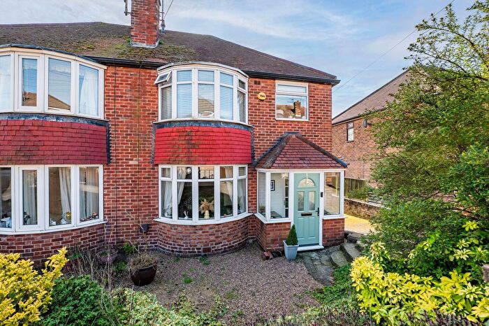 3 Bedroom Semi-Detached House For Sale In Barrie Grove, Hellaby, Rotherham, S66