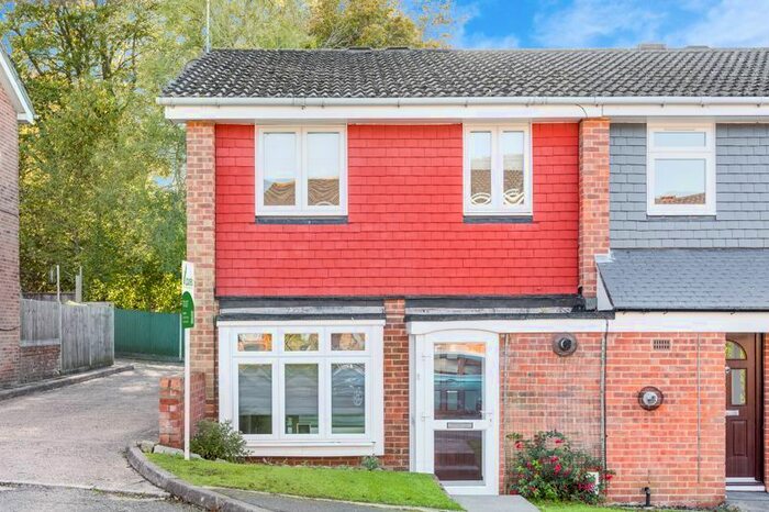 3 Bedroom End Of Terrace House To Rent In Headley Grove, Tadworth KT20